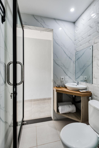 Bathroom, DJenek Seminyak, Badung