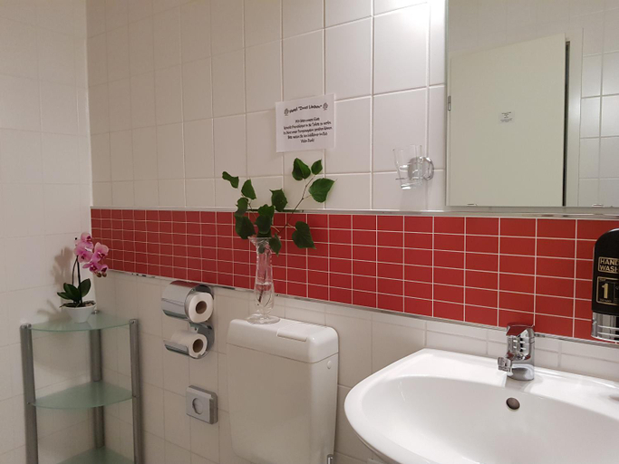 Bathroom 3, Hotel Zwei Linden, Bautzen