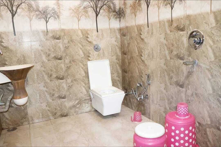 Bathroom, Hotel Shivani Resort, Dhar