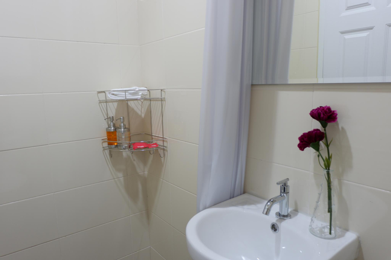 Bathroom 7