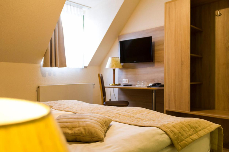 Bedroom 4, Hotel Landsberg, Saalekreis