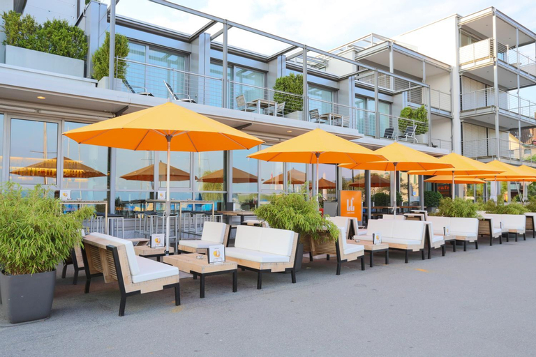 Food & Drinks 3, Marina Lachen, March