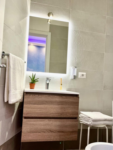 Bathroom 1, REdreams, Rome