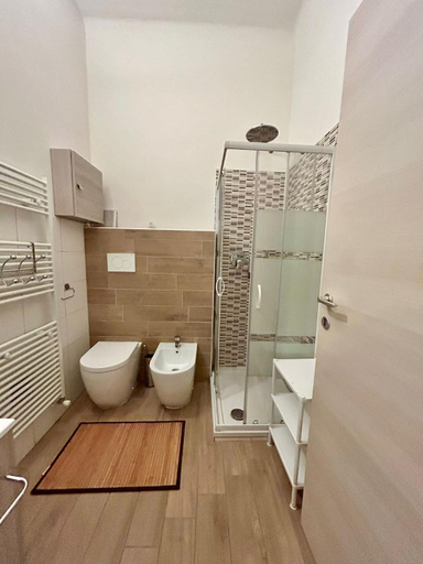 Others 4, RESIDENCE ZAR 4, Trieste