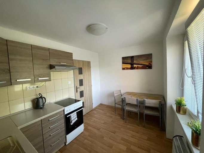 Others 4, Apartmany - Skolni, Chomutov