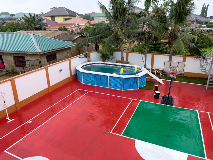 Sport & Beauty 4, T’s place, Tema