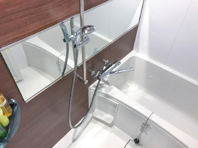 Bathroom 13