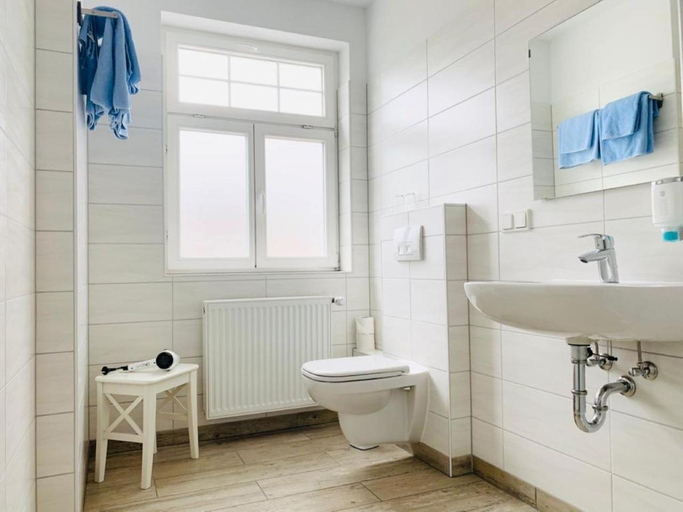 Bathroom 3, City Hotel, Eisenach