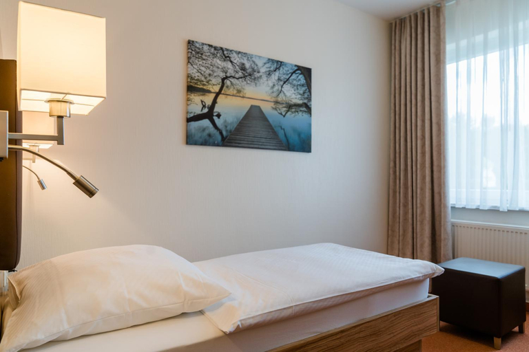 Bedroom 2, Hotel Falkenhagen, Prignitz