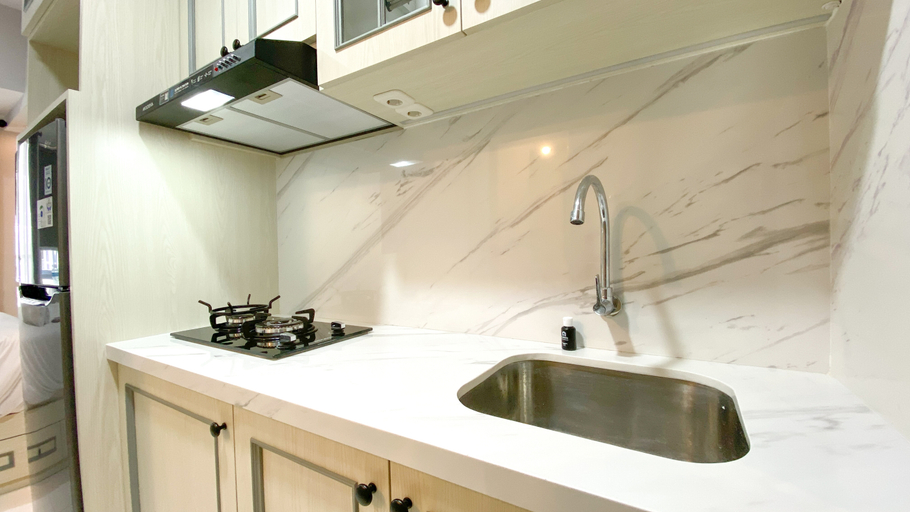 Others 4, Cozy and Best Studio Apartment Tokyo Riverside PIK 2 By Travelio, Tangerang