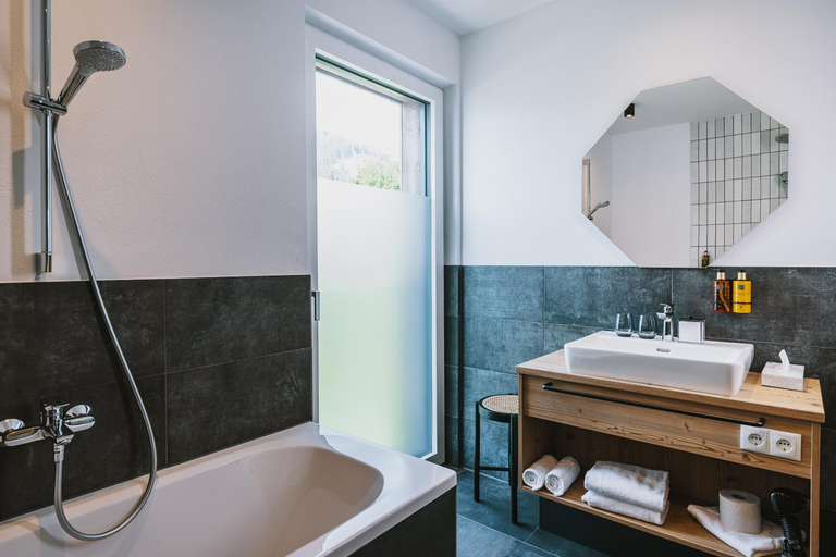 Bathroom 2, Nikolaus by AvenidA Panoramic Wellness Suites, Zell am See