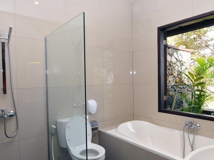 Bathroom 7