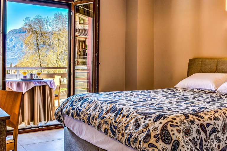 Bedroom 2, Elia Deluxe Accommodation, Thessaly