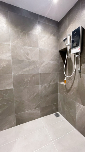 Bathroom 9
