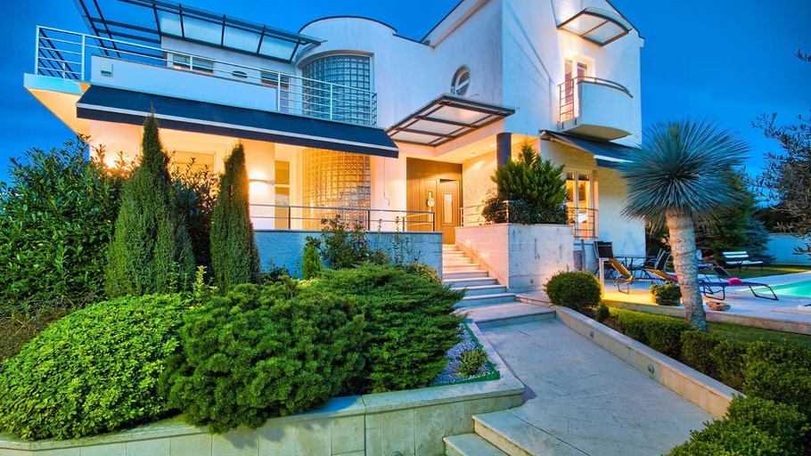 Others 3, Luxury villa Nicol with pool and sea view 300m from the beach, Medulin