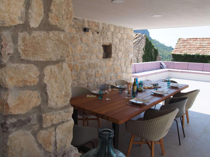 Others 2, Villa Jatica, Gradac