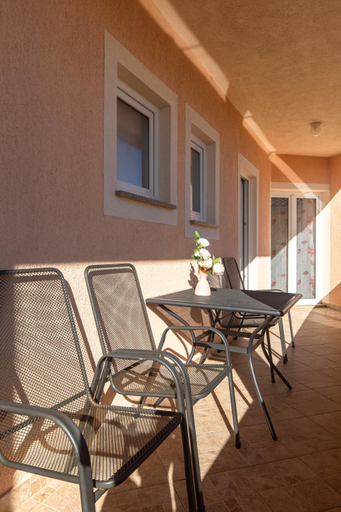 Others 2, Apartments with pool Ivana Krk, Krk