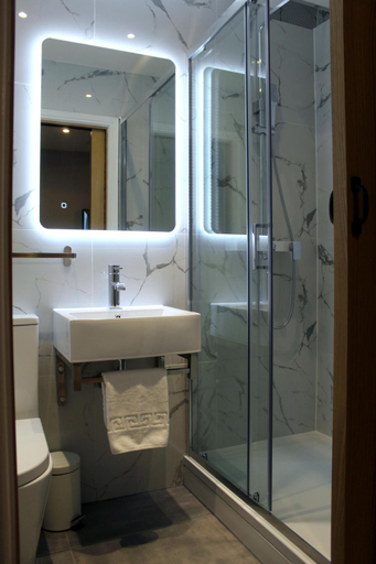 Bathroom 3, CG Kensington, London