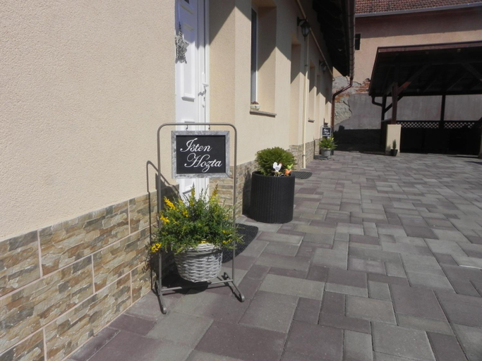 Others 3, Turkiz Apartman, Tokaji