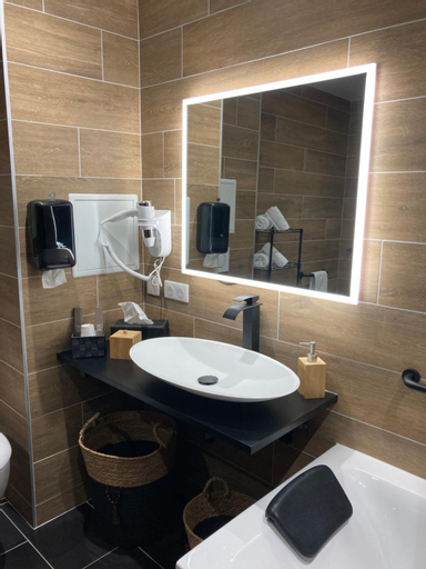 Bathroom 27