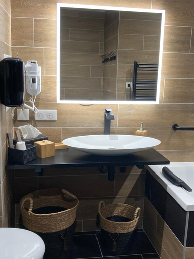 Bathroom 30