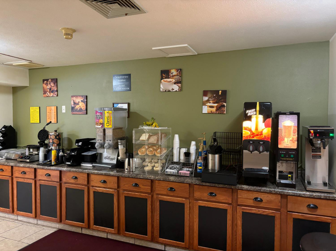 Food & Drinks