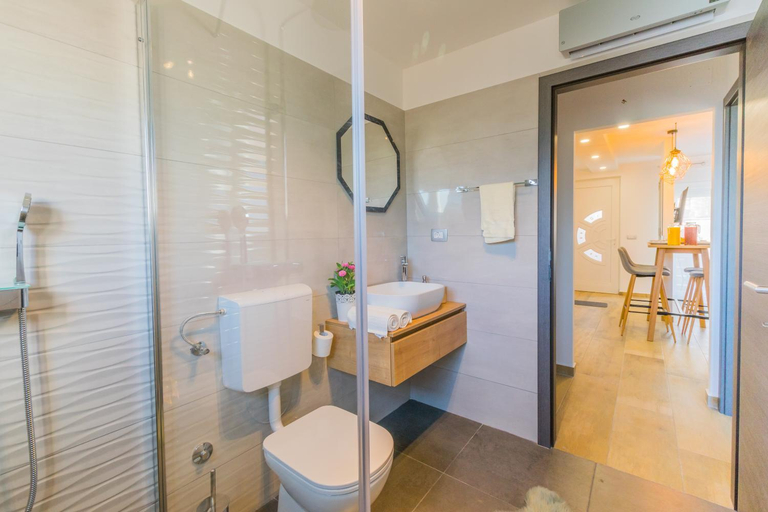 Bathroom 1, LAVANDA MASLINA - NEW LUXURY APARTMENTS, Pula