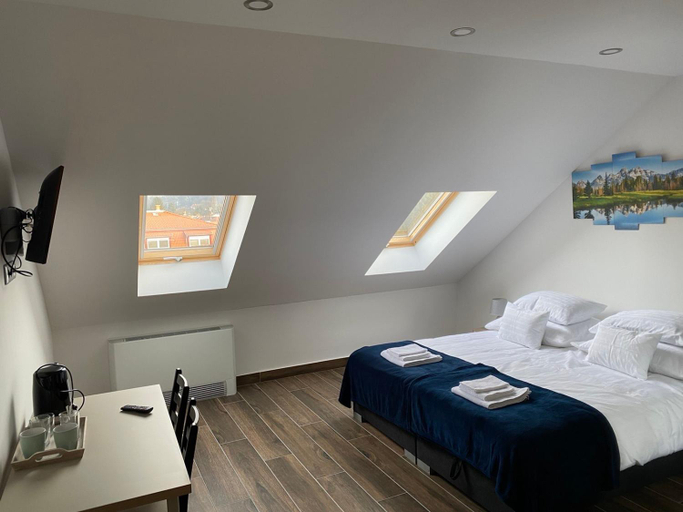 Others 4, M70 Apartmanhaz, Miskolci