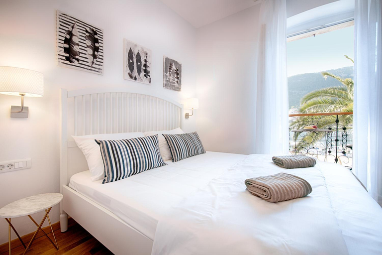 Others 3, Seafront rooms Koluna, Komiža