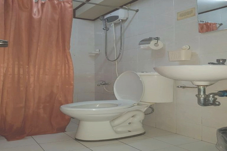 Bathroom 12