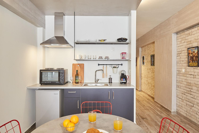 Others 5, toStay Aritofanous, Attica