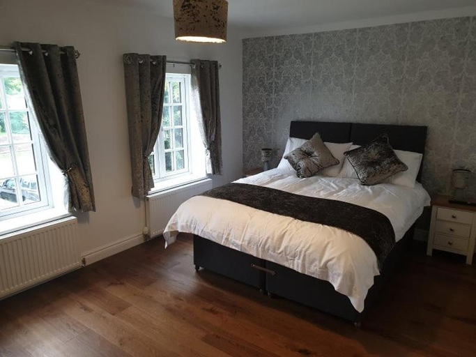 Others 5, Bell Inn, Warwickshire
