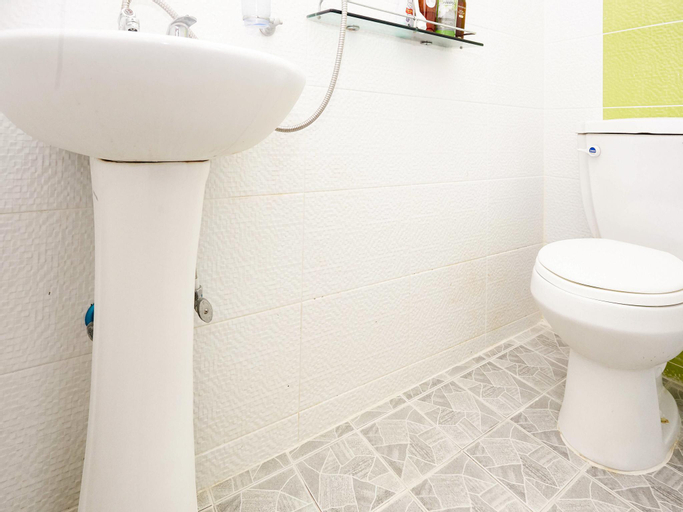 Bathroom 4