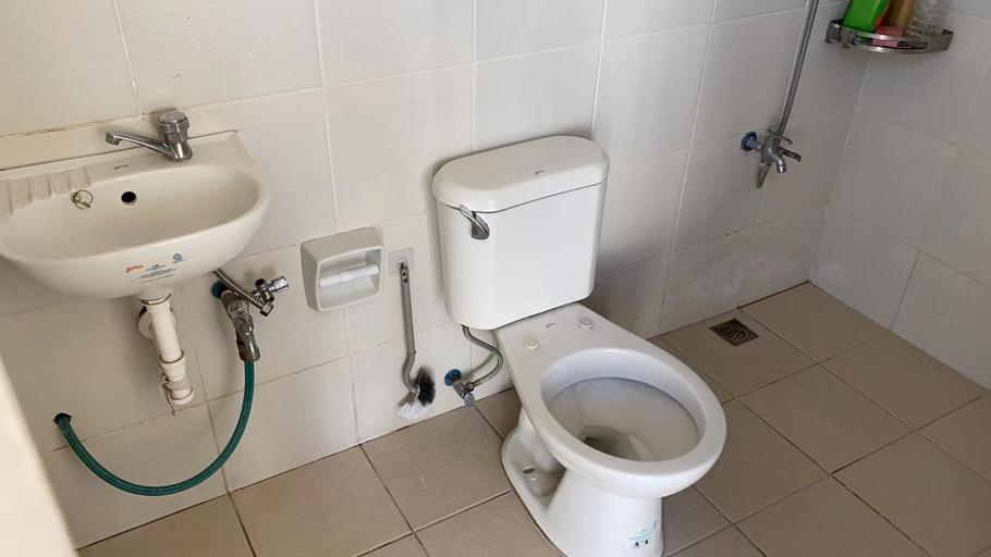 Bathroom, Golden Kirins Beach Resort, Lian