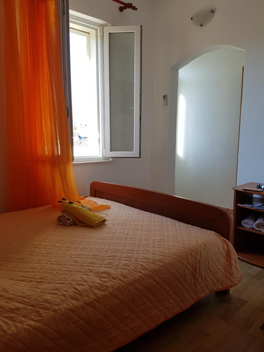 Others 5, Room Cvita, Trogir