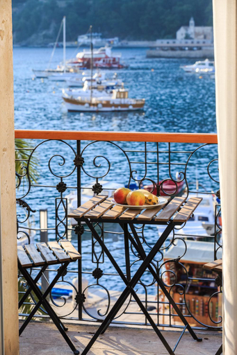Others 4, Seafront rooms Koluna, Komiža