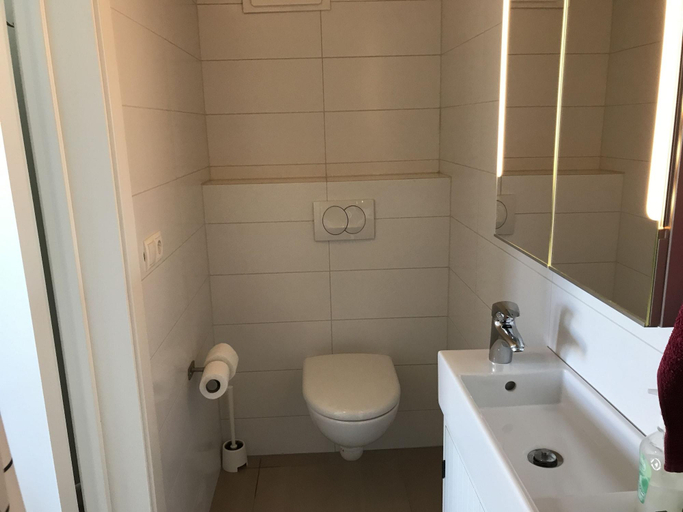 Bathroom 3, La Kjarkot Rooms And Cottages With Kitchen, Borgarbyggð