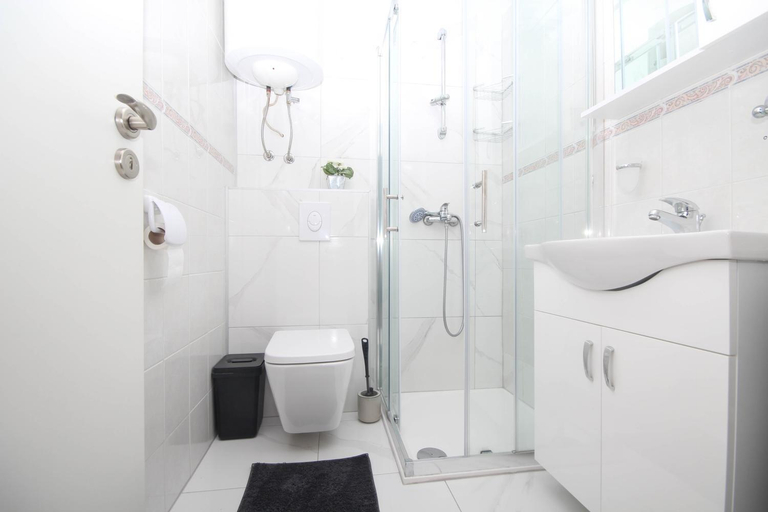 Bathroom 4, Dusica apartments, Vodice