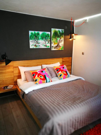 5, Cres Studio Till Apartment, Cres