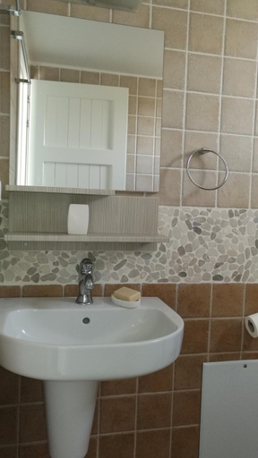 Bathroom 2, Pontoria Stegna Studios, South Aegean