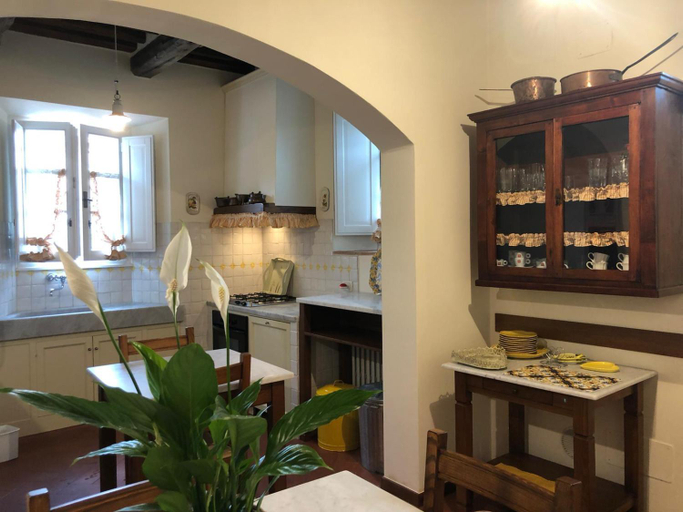 Dining Room 16