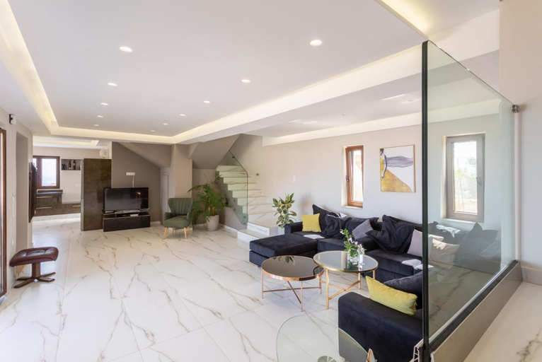 Others 5, Villa Lulla, Crete