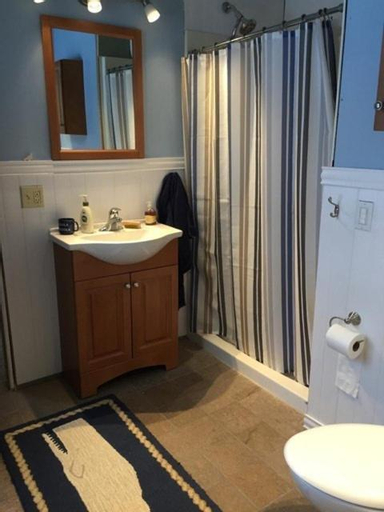 Bathroom 14