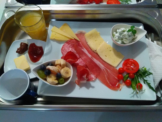 Food & Drinks 5, Cozy apartment with breakfast on request 1, Pula