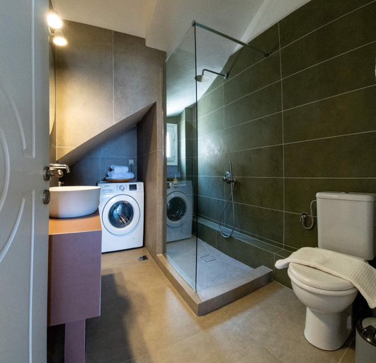 Bathroom 3, Knots apartments, West Greece