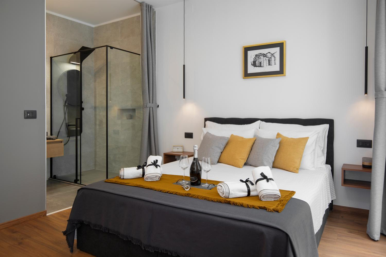 Shower 2, Deluxe Rooms and Apartments Korzo, Pula