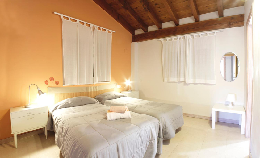 Bedroom 2, Casa rural LLOSA Planta PRIMERA y Planta BAJA, Palencia