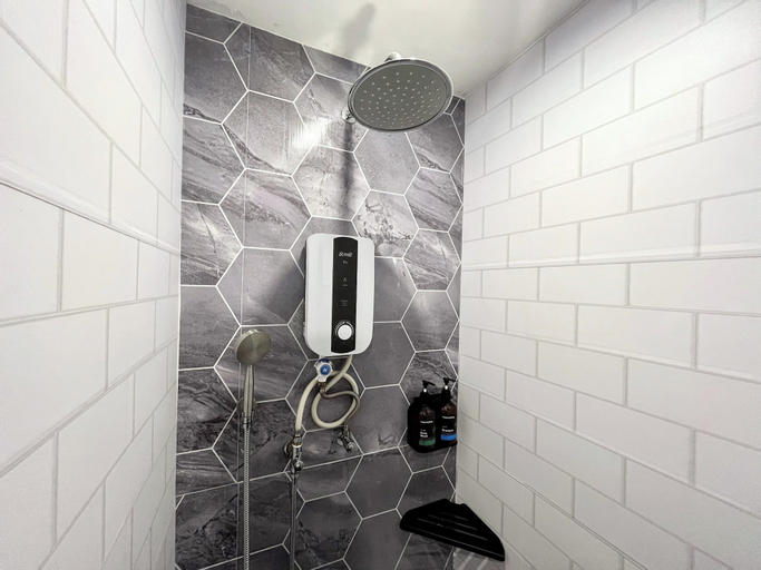 Bathroom 7