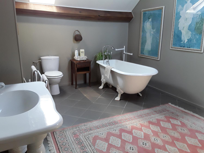 Bathroom 2, La Belviniere, Loir-et-Cher