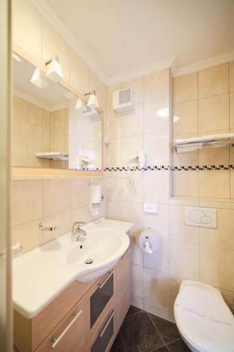 Bathroom 2, Depadansa Hotel Lucija***, Posedarje